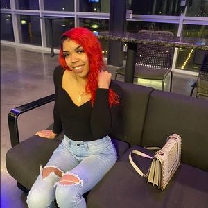 Meet your Posher, Anika